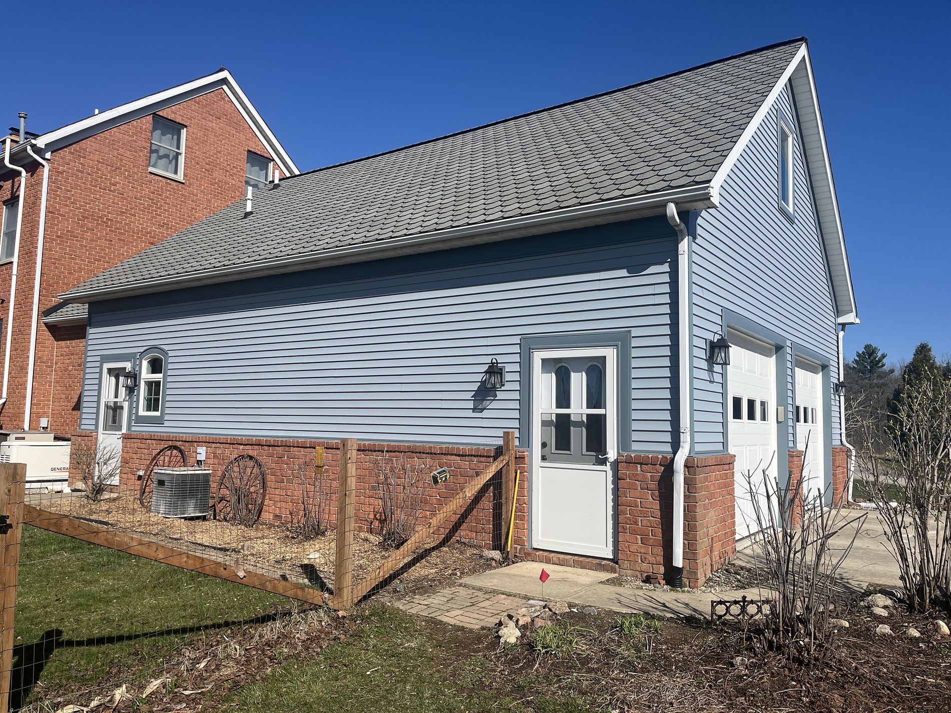Siding and Trim: Manchester, MI