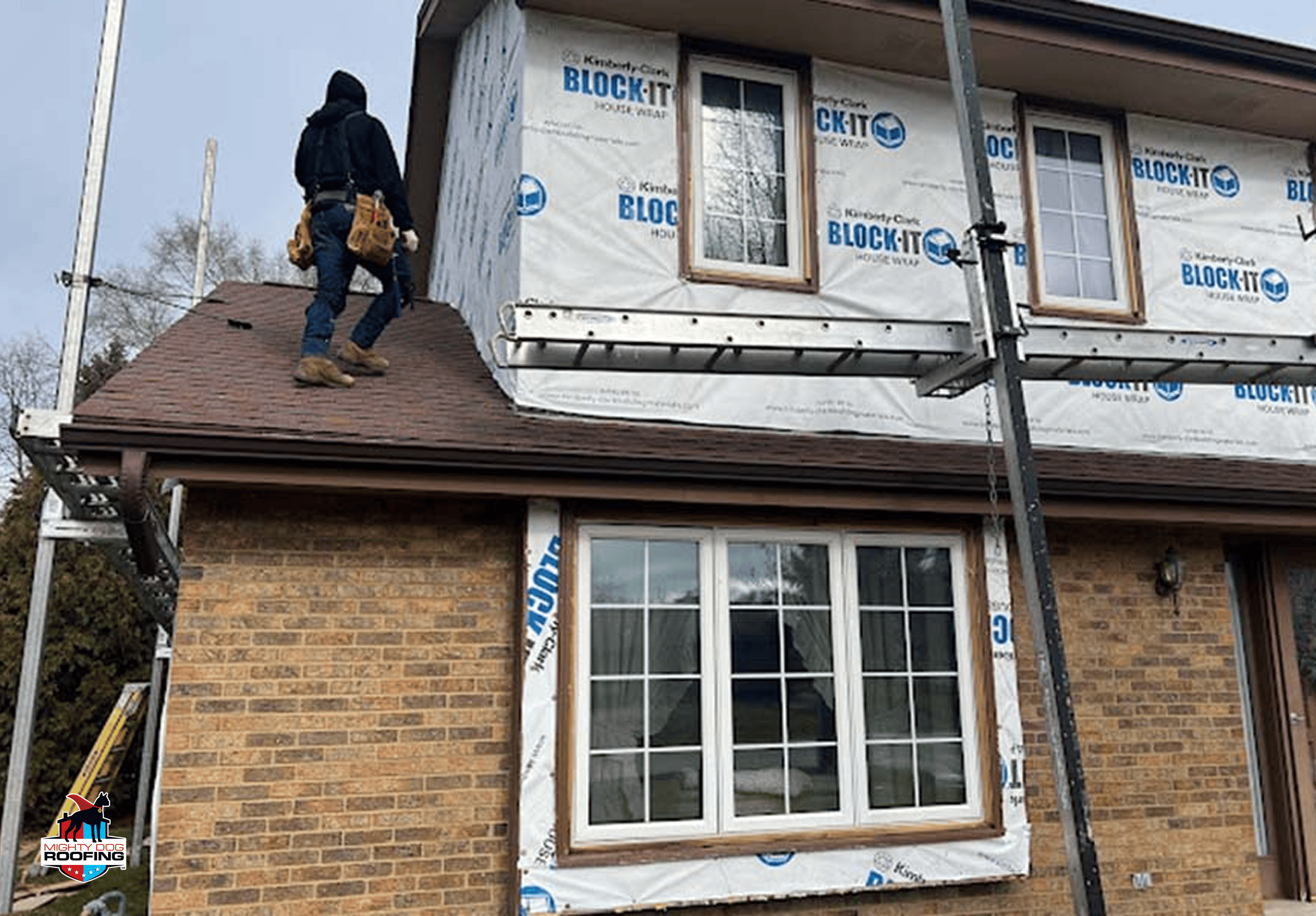 siding replacement service on residential home
